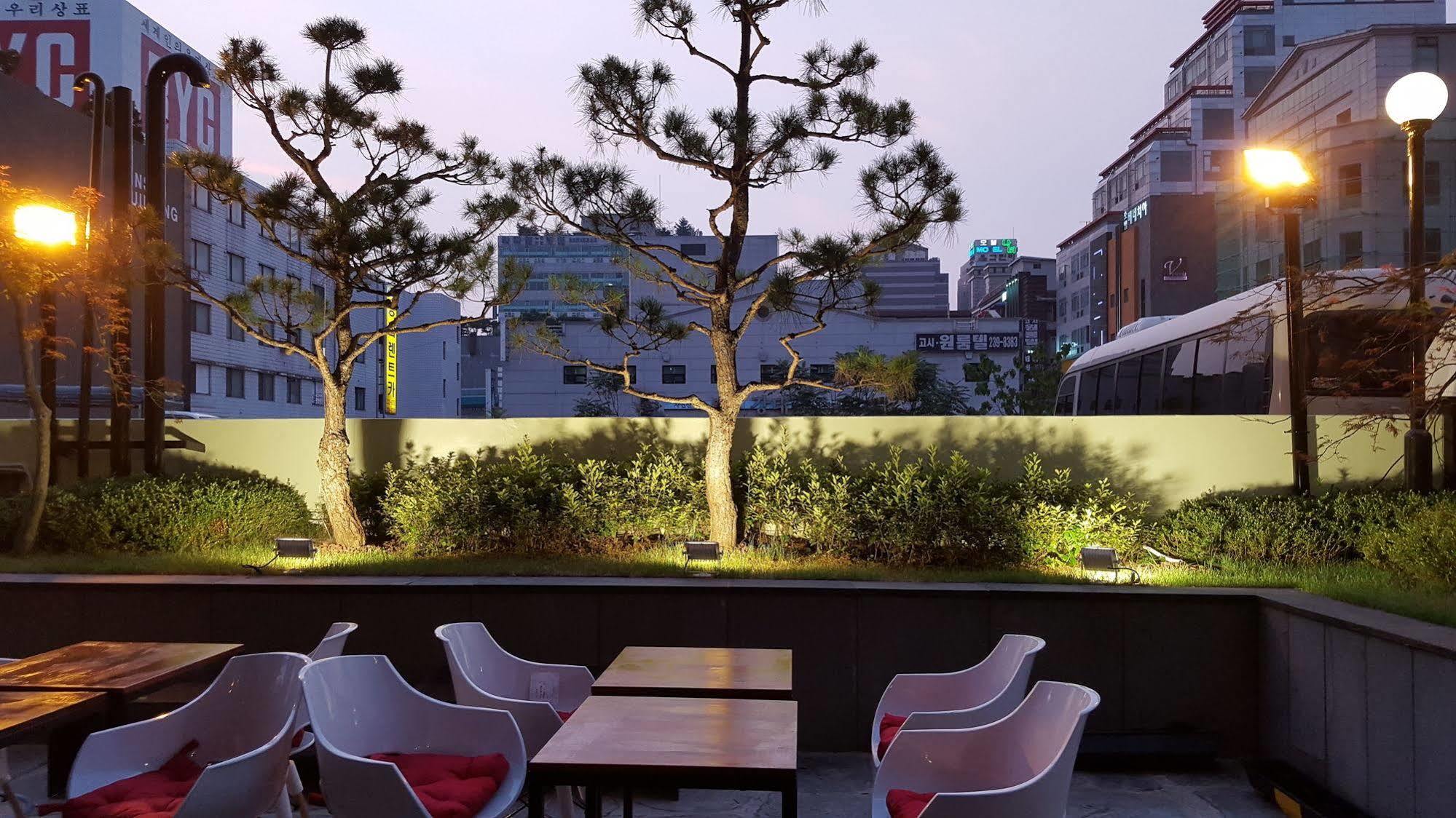 I.Y Hotel Suwon Eksteriør billede