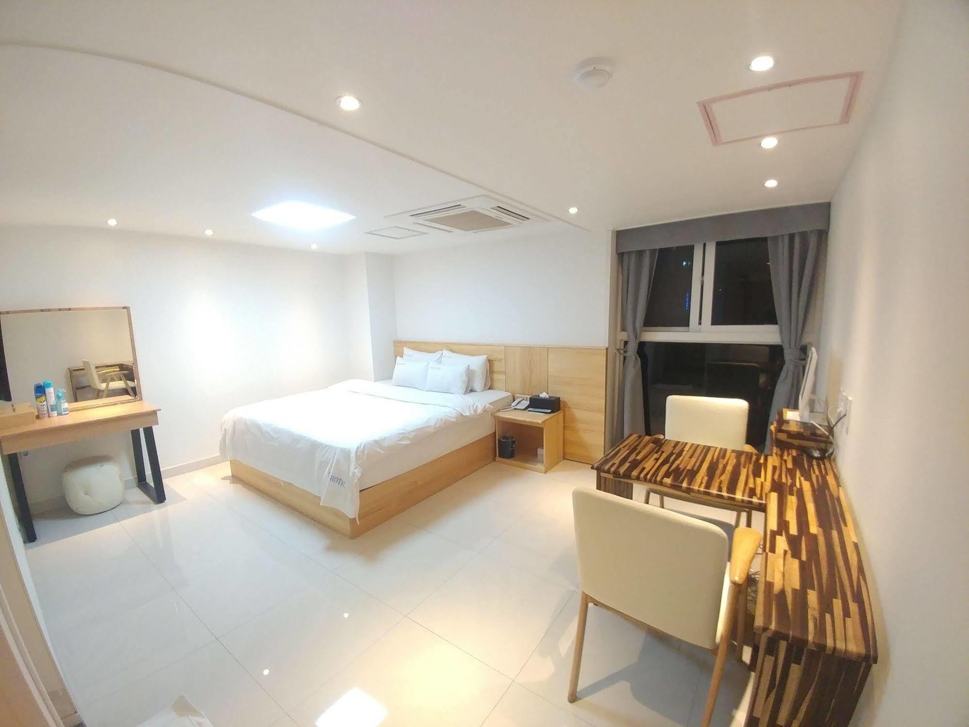 I.Y Hotel Suwon Eksteriør billede