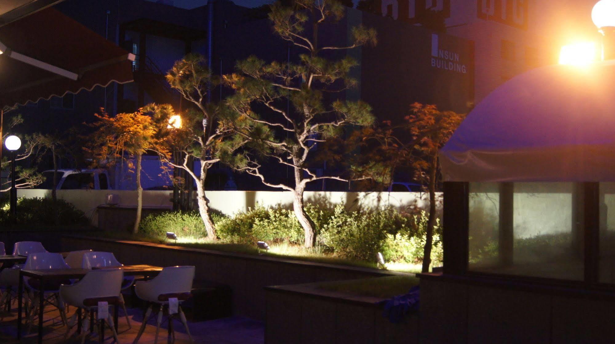 I.Y Hotel Suwon Eksteriør billede